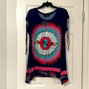 Tie sleeve shirt with design